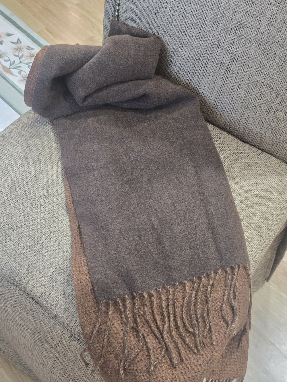 Classic Men's Brown Two-Tone Fringe Scarf